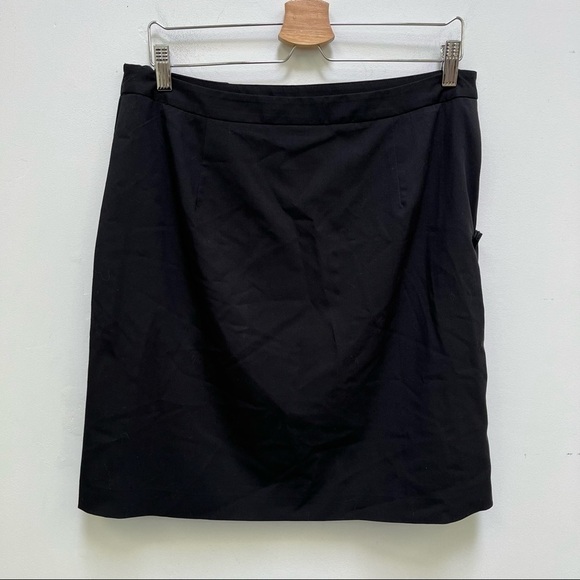 Chelsea & Theodore Mini Skirt - Picture 4 of 6